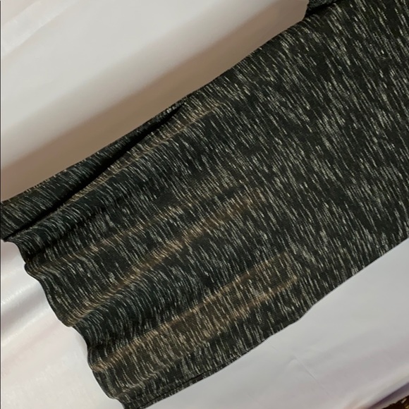 Long T-shirt - Picture 2 of 3